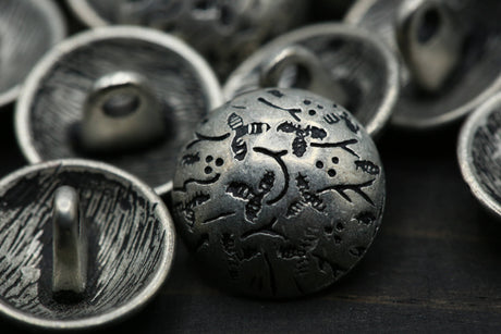 Metal Button Silver Contemporary Flowers 24L