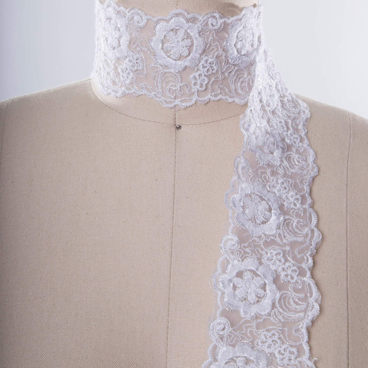 Floral Lace Trim White Daisy Veil
