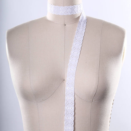 Cotton Eyelet Scallop Trim White 1 Inch