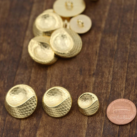Metal Button Gold Scaled Meteor Dip