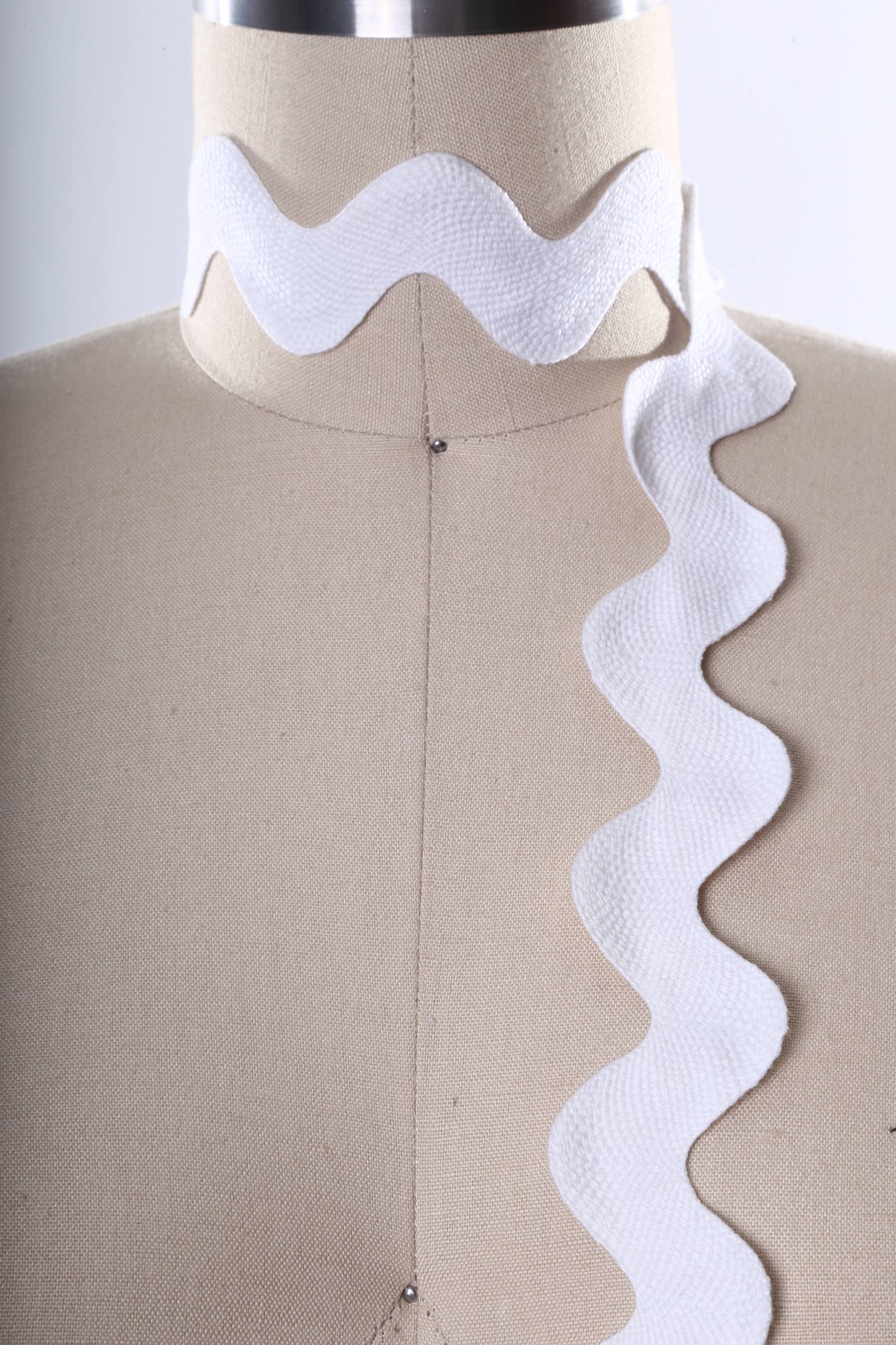 Ric Rac Trim Jumbo White Cotton 1"