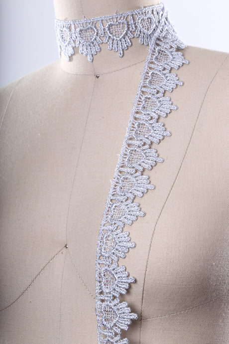 Venice Lace Trim Metallic Gold Heart