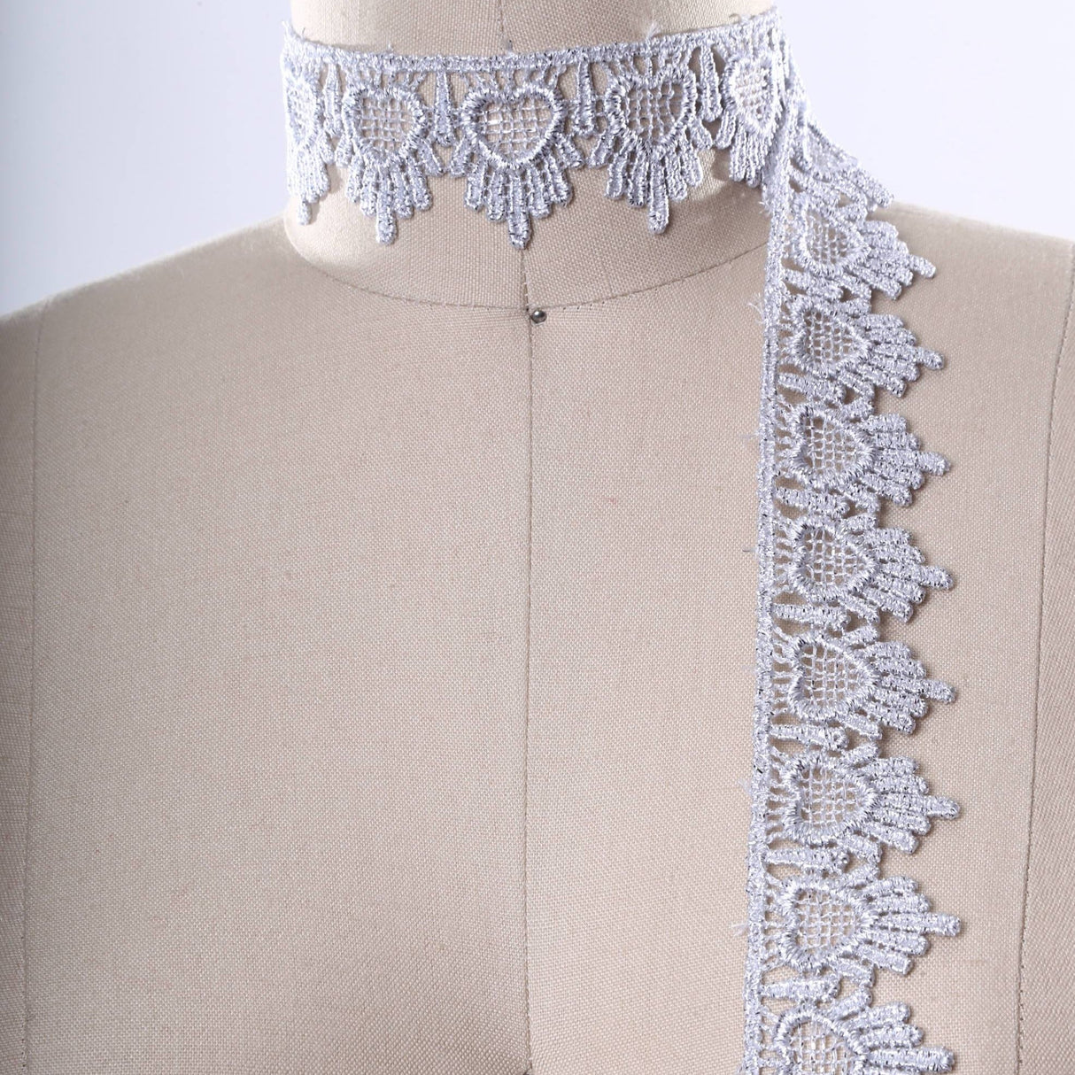 Venice Lace Trim Metallic Gold Heart