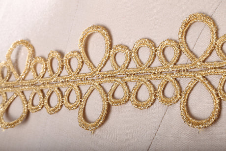 Metallic Venice Lace Circle Trim