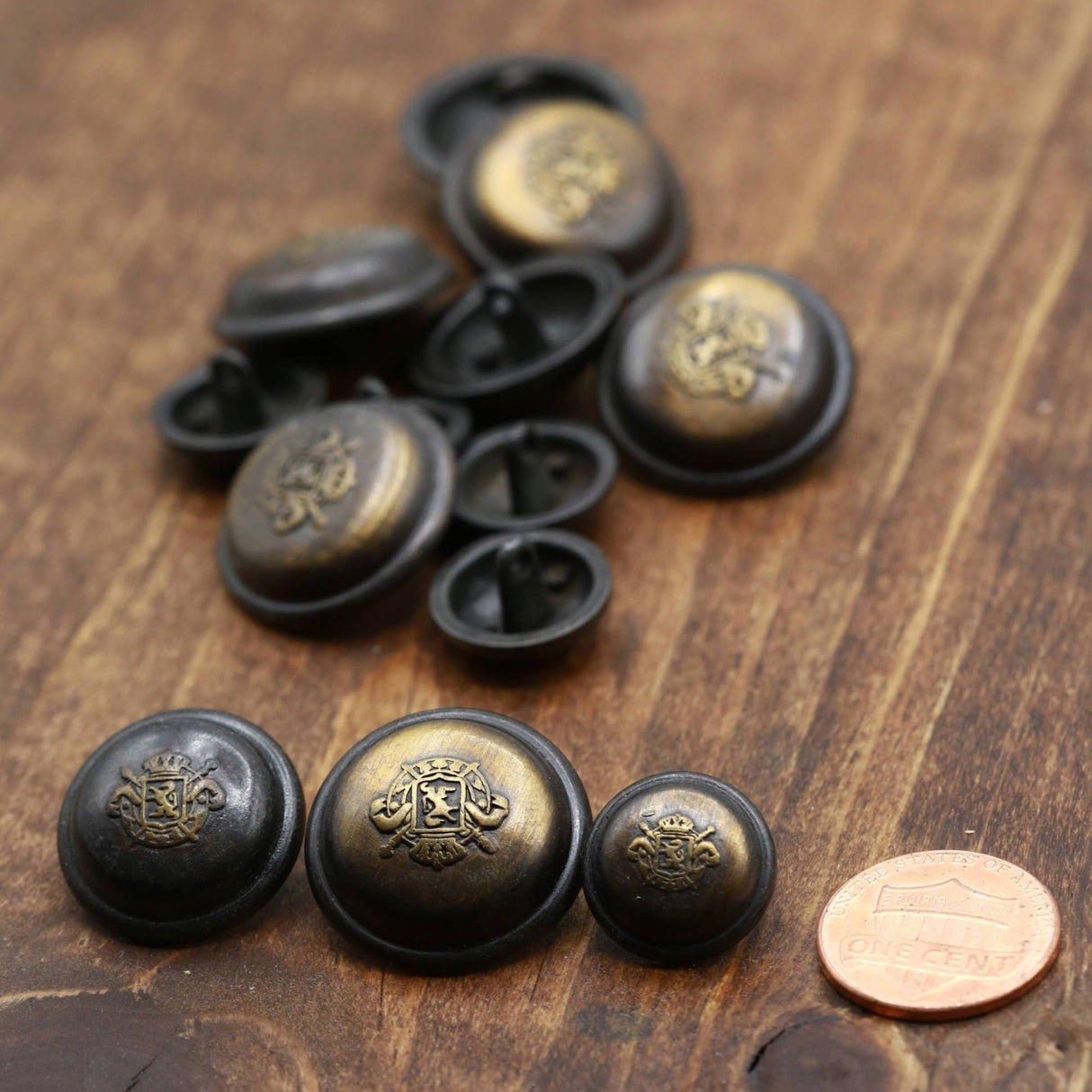 Bronze Lion Crest Shank Button