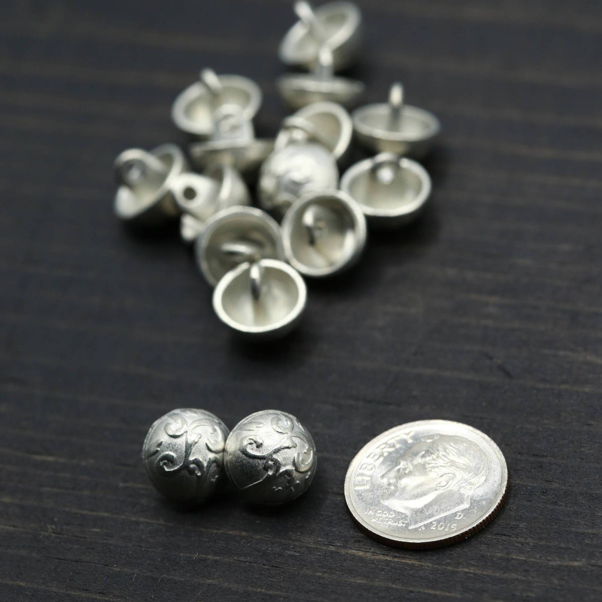 Metal Shank Button Silver Vine Dome 14L