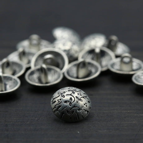 Metal Button Silver Contemporary Flowers 24L