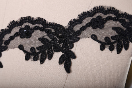 Beaded Lace Trim Black Scalloped Eyelash