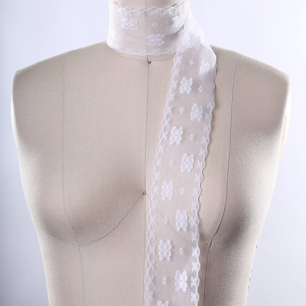 Lace Trim White Polyester Flower Circle
