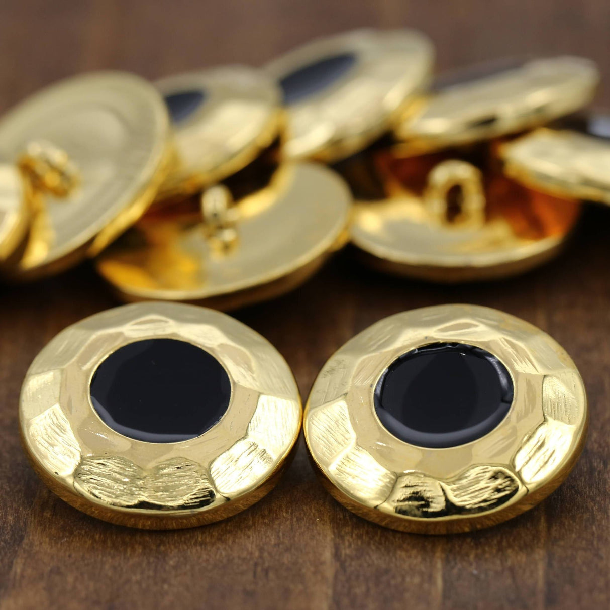 Shank Button Gold Black 28mm