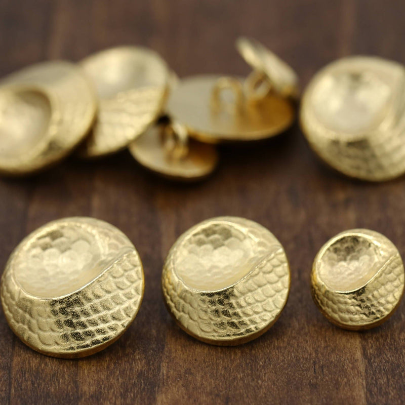 Metal Button Gold Scaled Meteor Dip