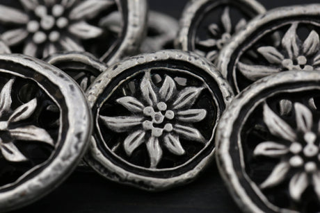 Oval Silver Metal Button Rustic Flower