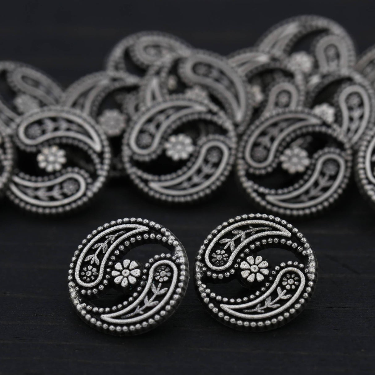 Metal Button Antique Silver Daisy Shank 15mm