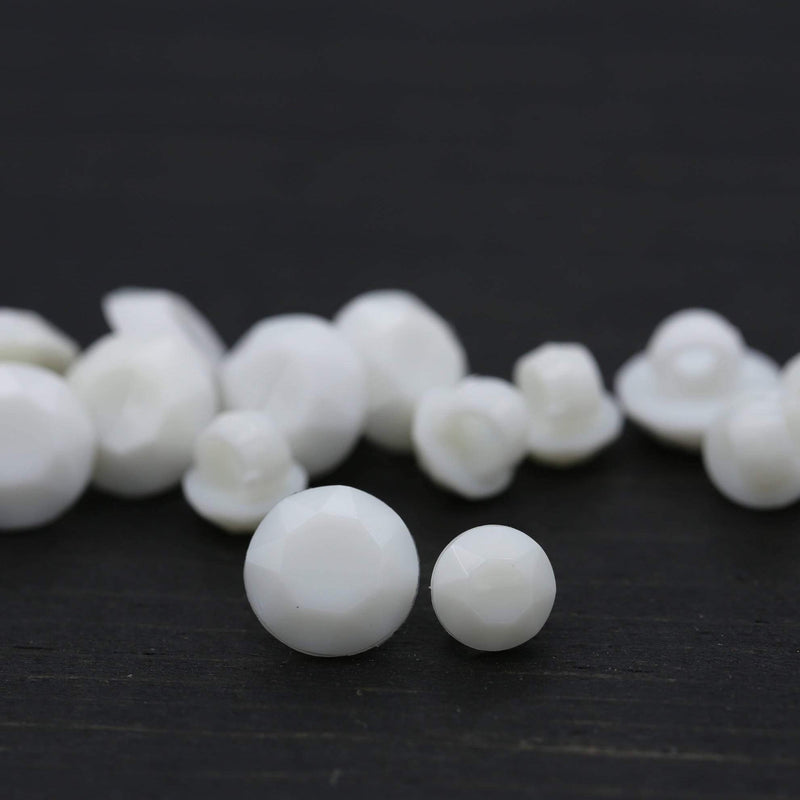 Shank Button White Plastic 10L-14L