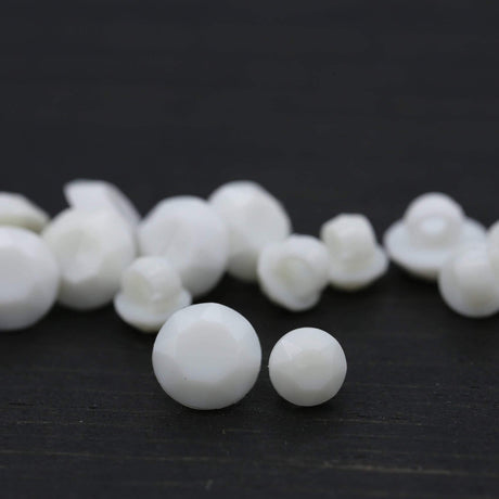 Shank Button White Plastic 10L-14L