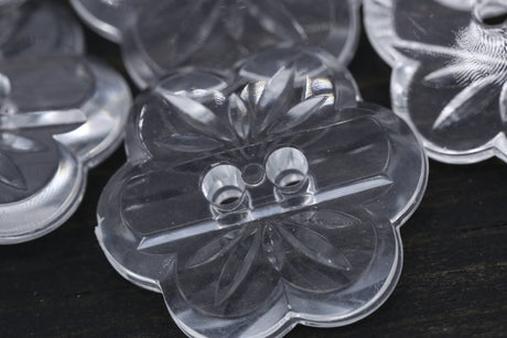 Flower Plastic Button Clear 36L
