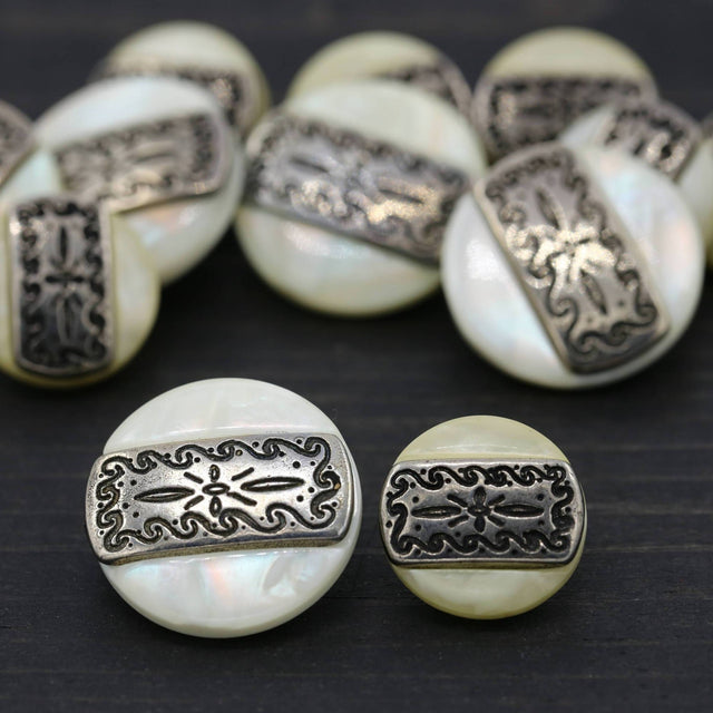 Shank Button Ivory Pearly Shell Silver Center