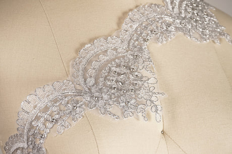 Beaded Scalloped Lace Trim 4.5" Silver Ivory