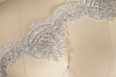 Beaded Scalloped Lace Trim 4.5" Silver Ivory