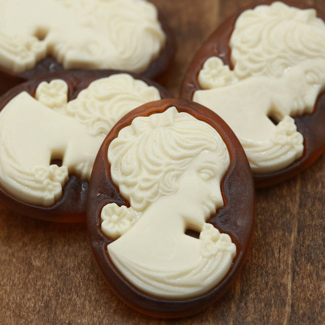 Cameo Button Plastic Gold Ivory Face