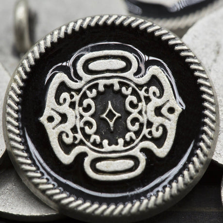 Metal Button Shiny Black Foreground