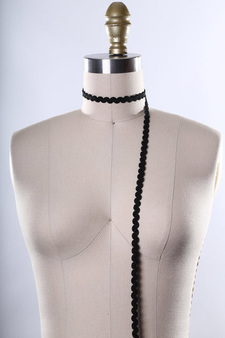 Gimp Trim Black Scroll 3/8 Inch