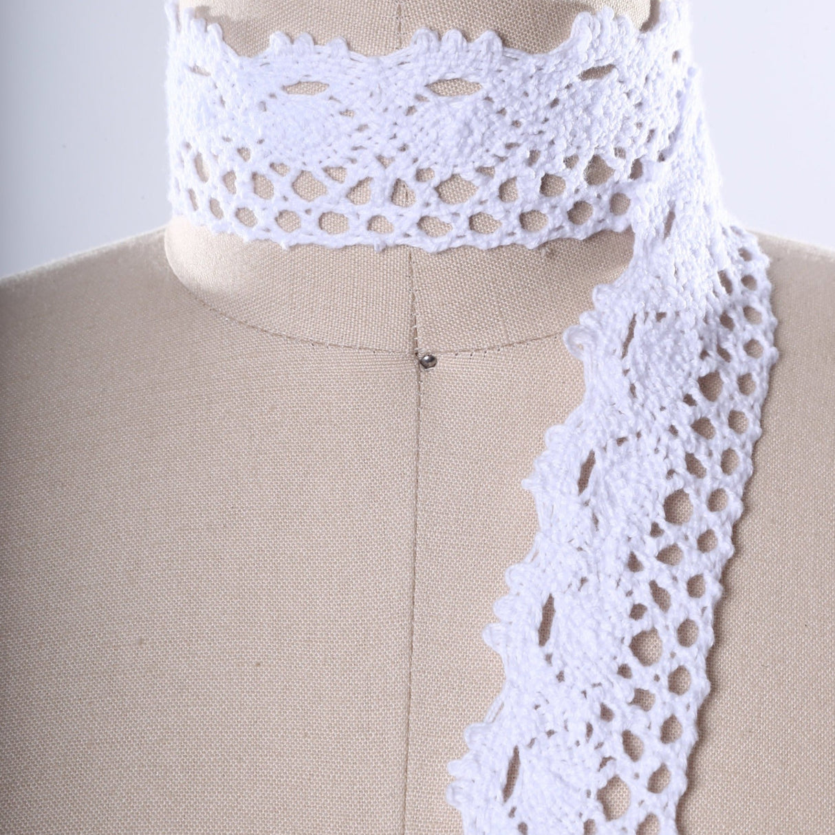 Cluny Lace Trim 1.25" Beige White