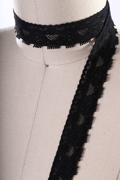 Black Stretch Lace Trim Scalloped Heart