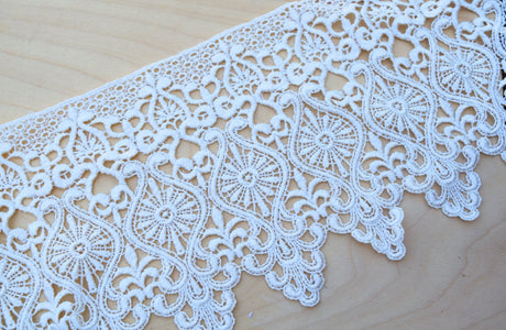 Venice Lace Trim 7 Inch White Ivory