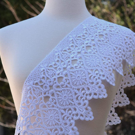Venice Lace Trim 7 Inch White Ivory