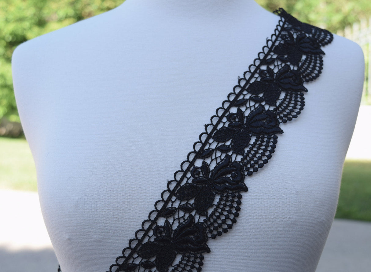 Venice Lace Trim Black 2.75 Inch Rose Motif