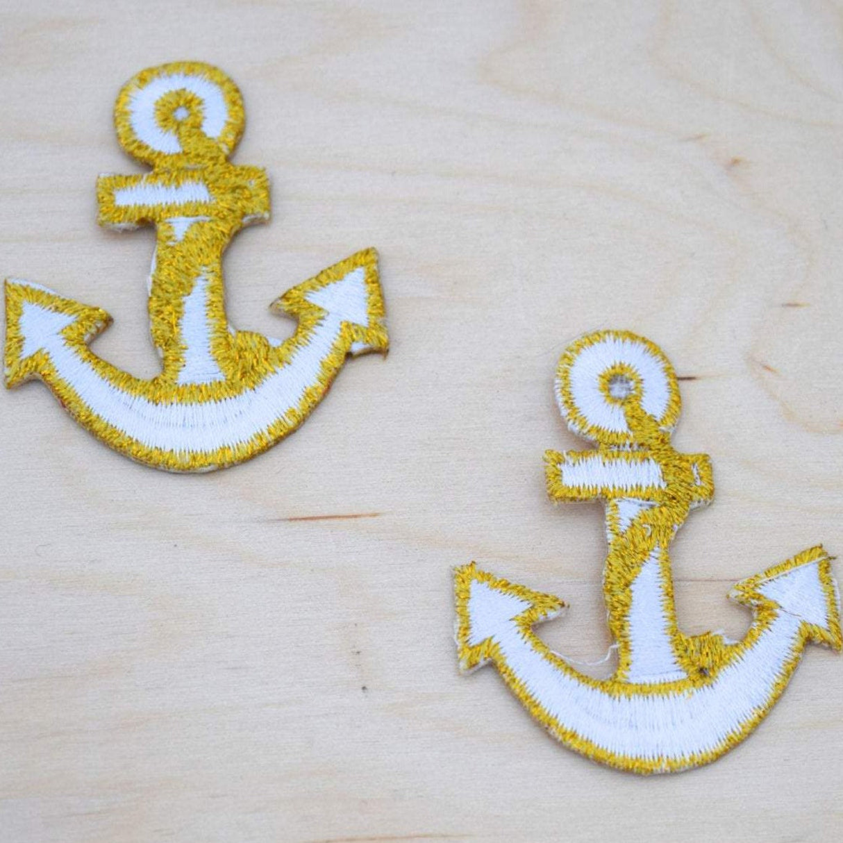 Anchor Patch White Metallic Gold