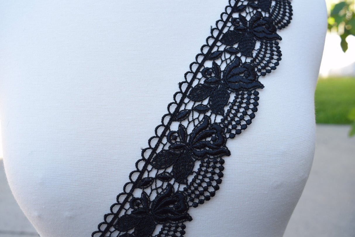 Venice Lace Trim Black 2.75 Inch Rose Motif