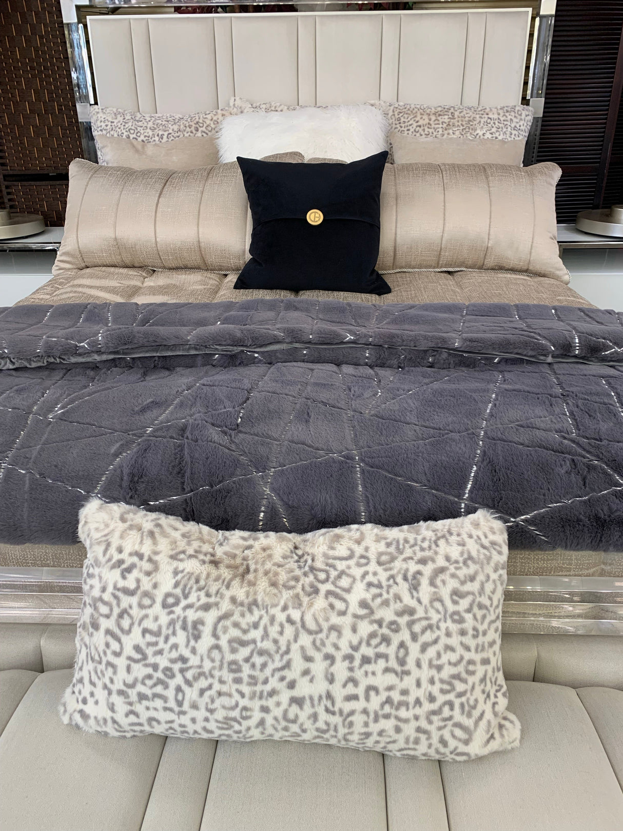 Golden Silver Metallic Faux Fur Blanket/Coverlet/Quilt Fabric - White Scattered Gold Foil, Cal King/Eastern King 104" X 93" (1 Piece)