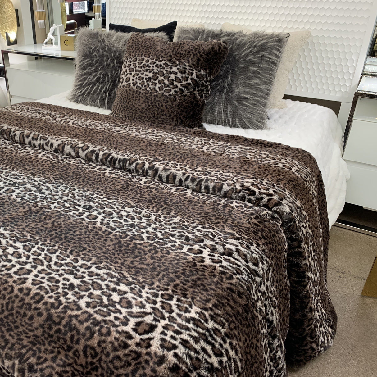 Leopard Cheetah Jaguar Animal Print Faux Fur Fabric - Brown Animal Print, 104" X 93" (Cal King/Eastern King)