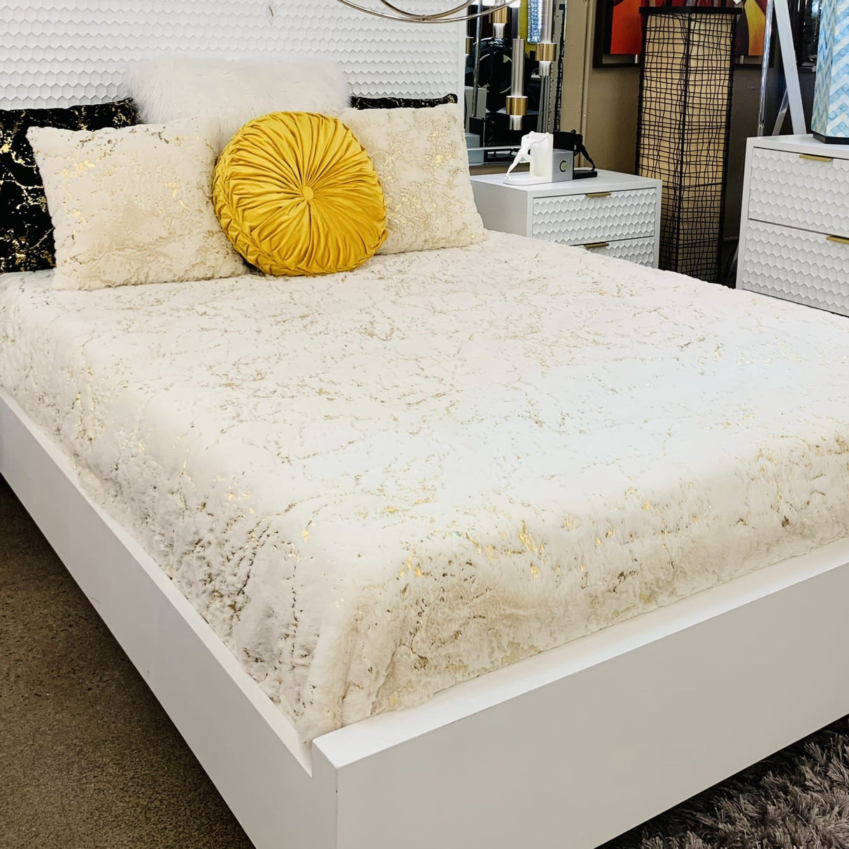 Golden Silver Metallic Faux Fur Blanket/Coverlet/Quilt Fabric - White Scattered Gold Foil, Cal King/Eastern King 104" X 93" (1 Piece)