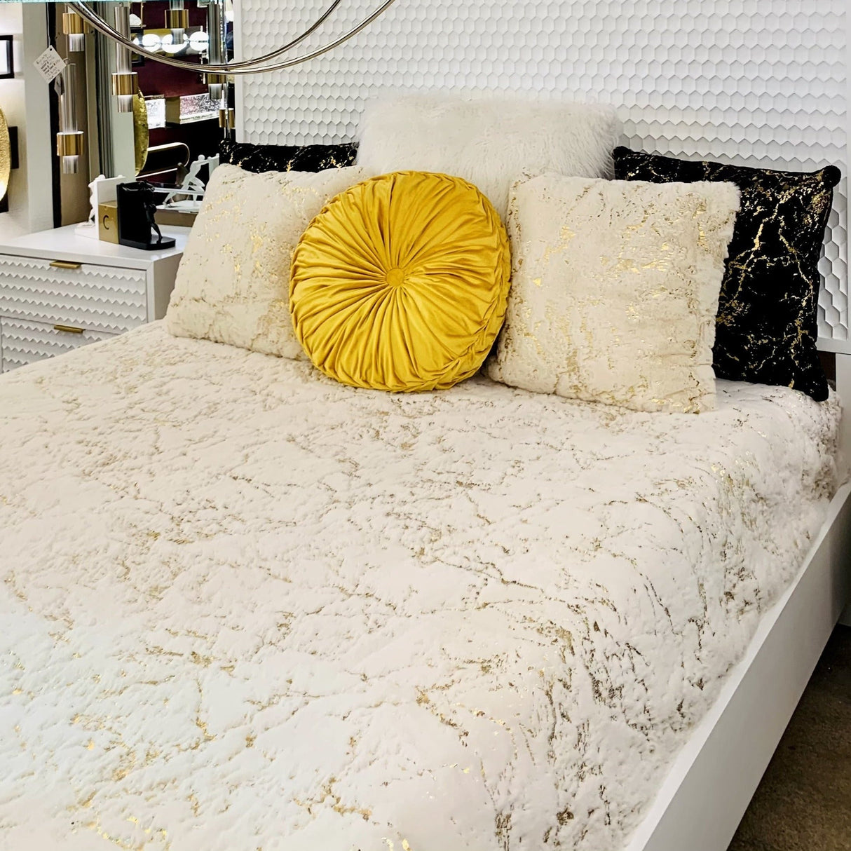 Golden Silver Metallic Faux Fur Blanket/Coverlet/Quilt Fabric - White Scattered Gold Foil, Cal King/Eastern King 104" X 93" (1 Piece)
