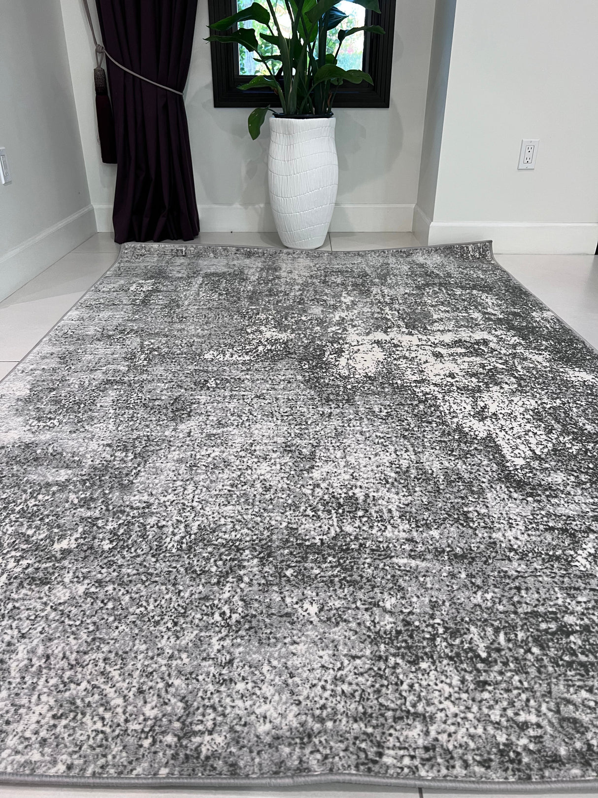 Tess 906 Gray Polyester Area Rug - Gray, TES906 Gray, 5' 3" X 7' 4" (1 Piece)