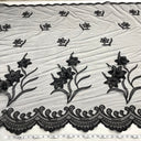 1 yarda de tela de encaje floral 3D con cuentas bordadas sobre malla de poliéster – 52"