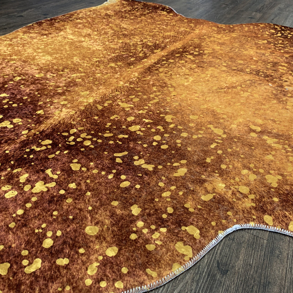 Vegan Metallic Shinny Glow Faux Hide Cowhide Area Rug Carpet - Polyester Fabric - Metallic Yellow, Patchwork Print, 5' X 7' (1 Piece)
