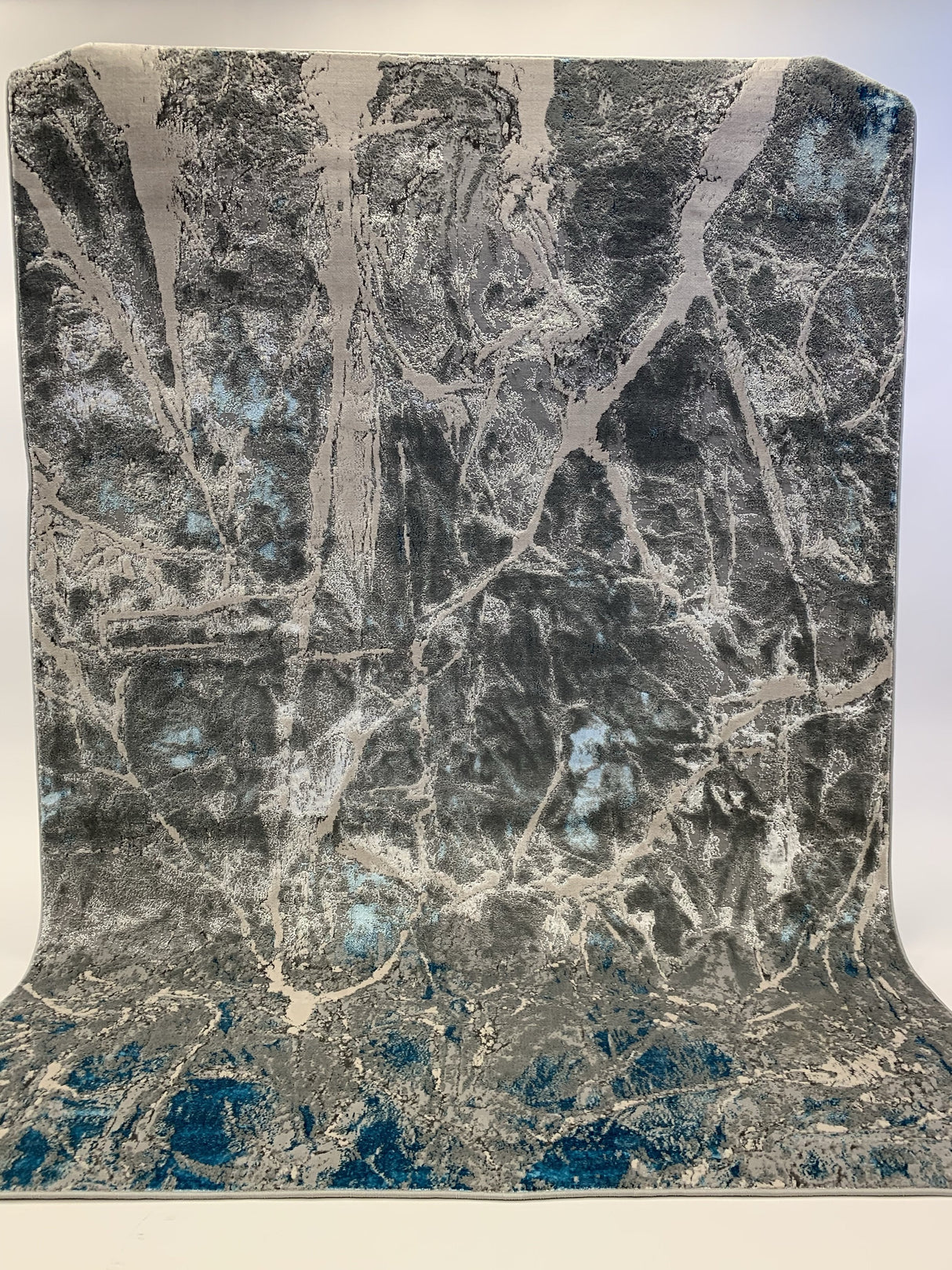Maximus Collection Polyester Viscose Area Rug - Blue Platinum Metallic, 5' 3" X 7' 5", 7'6" X 10'3" (1 Piece)