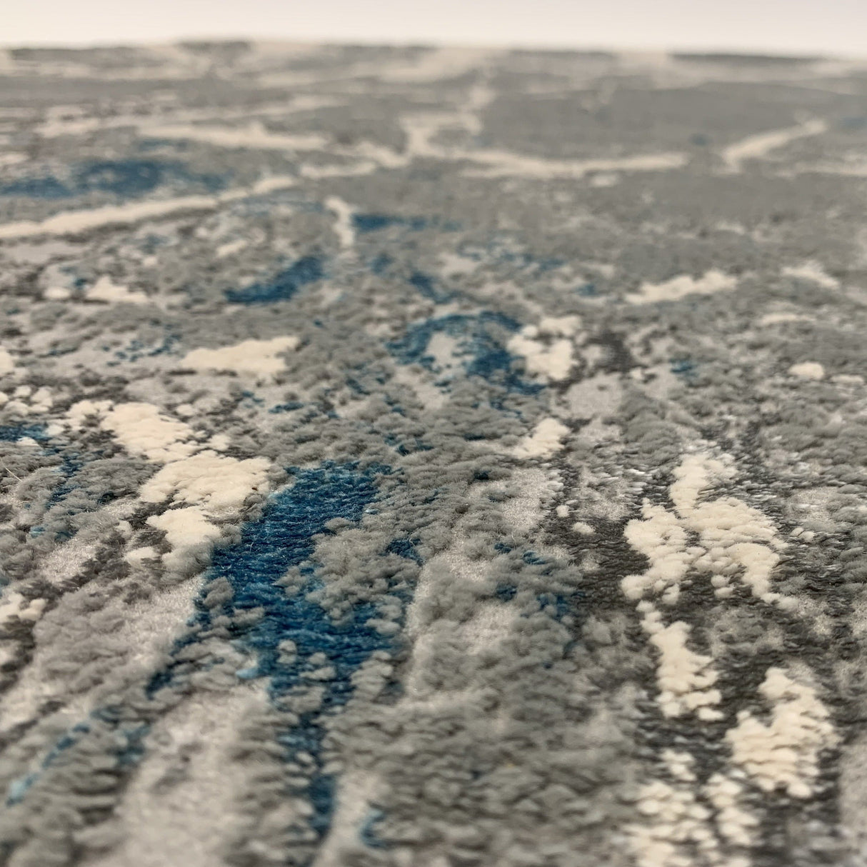 Maximus Collection Polyester Viscose Area Rug - Blue Platinum Metallic, 5' 3" X 7' 5", 7'6" X 10'3" (1 Piece)