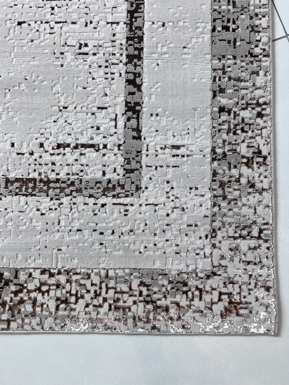 Maximus 245 Polypropylene Polyester Fabric - Silver With Gold Border Design, Color-Changing Flat Weave, 60% Polypropylene 40% Polyester, Power Loom, Made In Turkey (10' X 13')