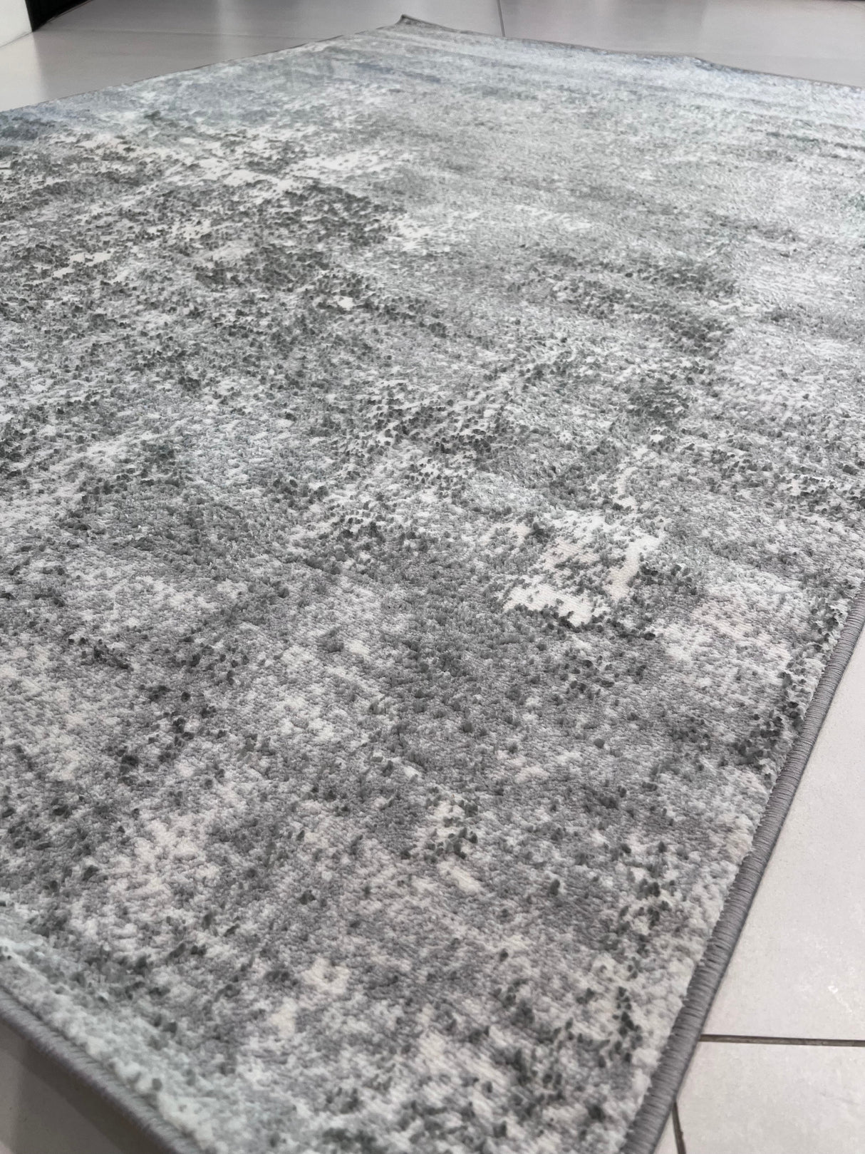 Tess 906 Gray Polyester Area Rug - Gray, TES906 Gray, 5' 3" X 7' 4" (1 Piece)