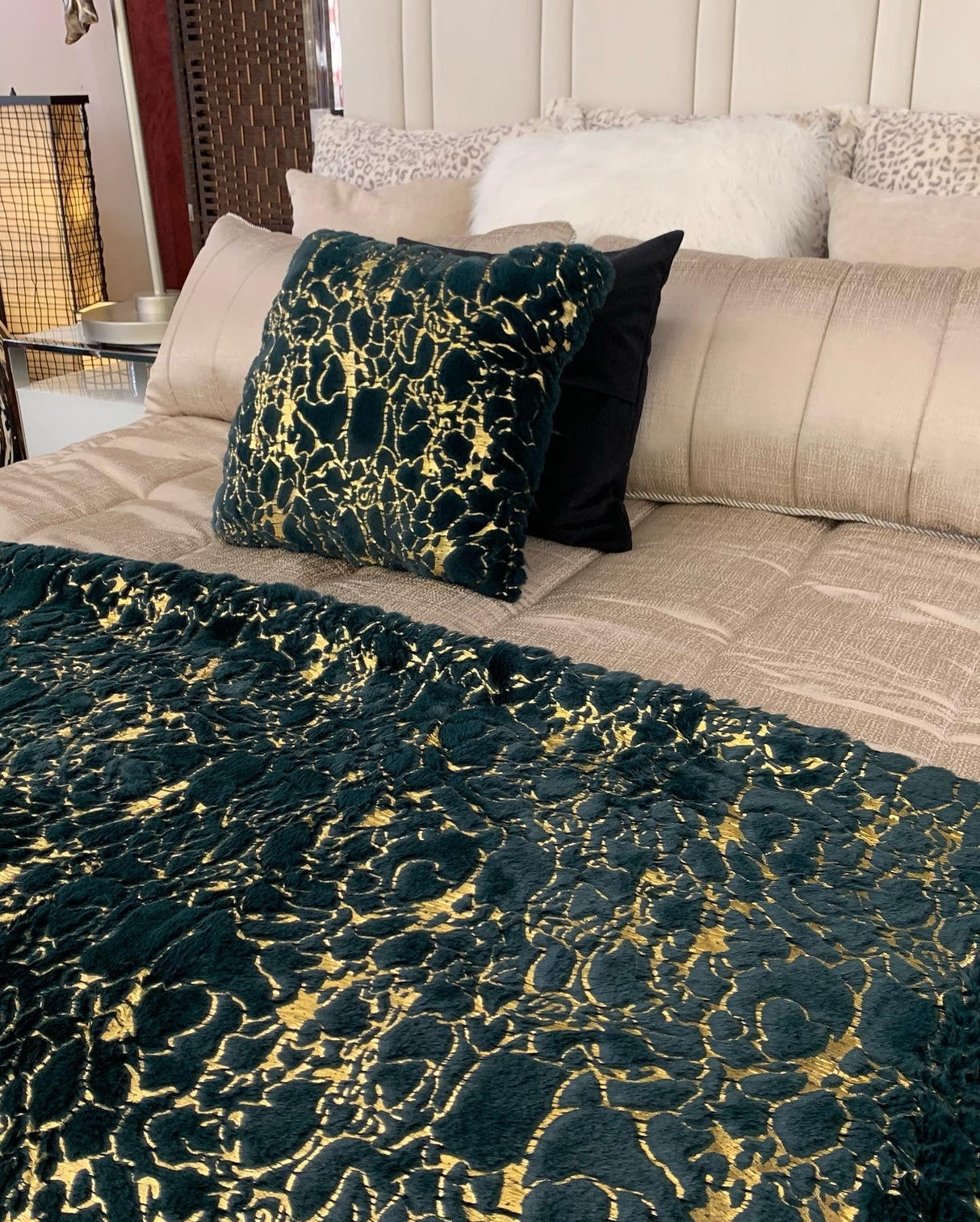 Golden Silver Metallic Faux Fur Blanket/Coverlet/Quilt Fabric - White Scattered Gold Foil, Cal King/Eastern King 104" X 93" (1 Piece)