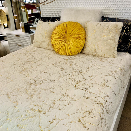 Golden Silver Metallic Faux Fur Blanket/Coverlet/Quilt Fabric - White Scattered Gold Foil, Cal King/Eastern King 104" X 93" (1 Piece)