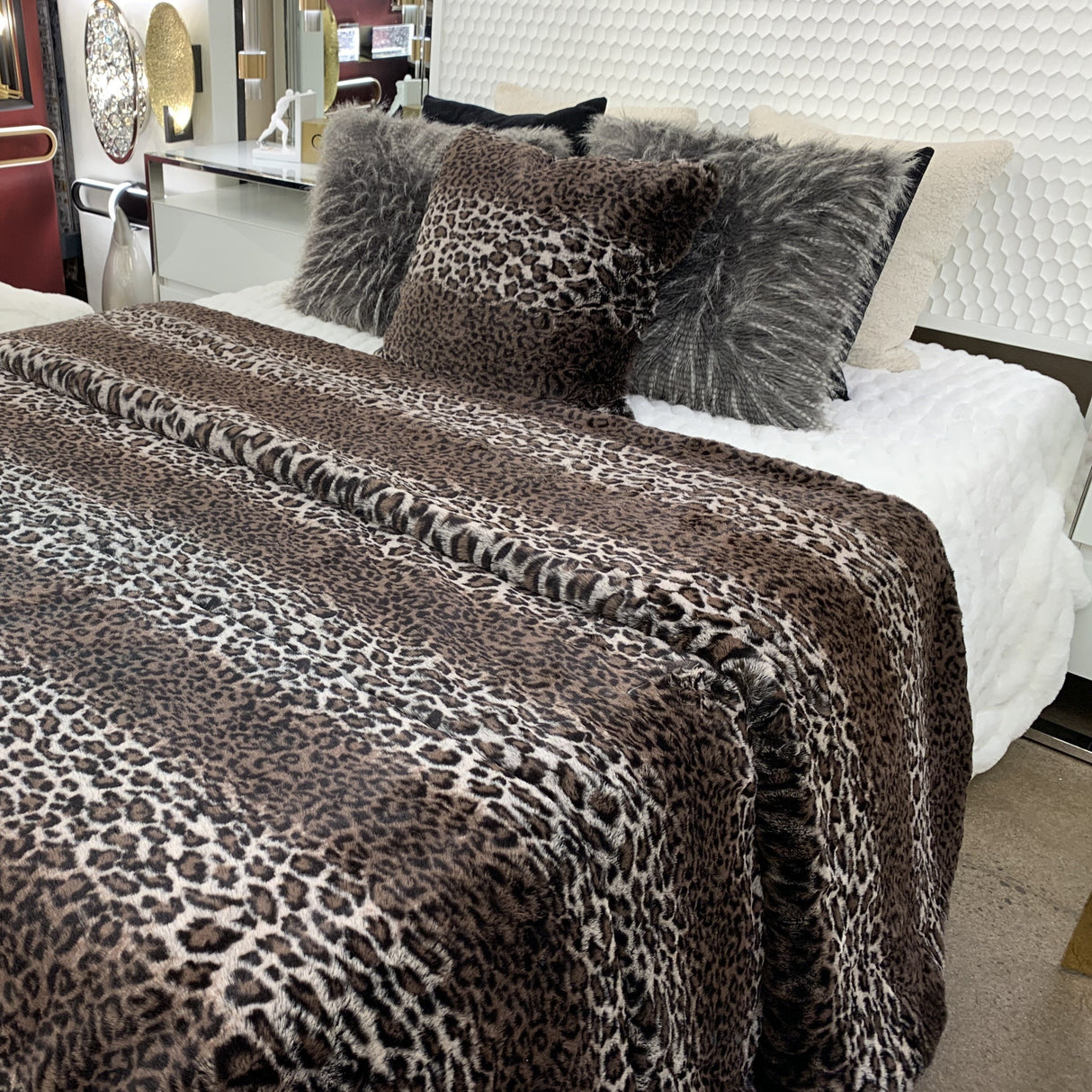 Leopard Cheetah Jaguar Animal Print Faux Fur Fabric - Brown Animal Print, 104" X 93" (Cal King/Eastern King)