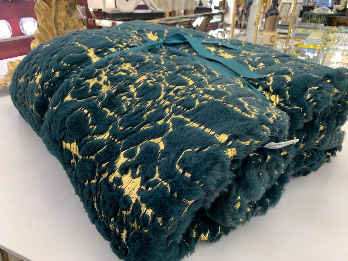Golden Silver Metallic Faux Fur Blanket/Coverlet/Quilt Fabric - White Scattered Gold Foil, Cal King/Eastern King 104" X 93" (1 Piece)