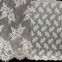 1 panel de tela de encaje Chantilly bordada con borde de pestañas – blanco – 3 yardas x 52"