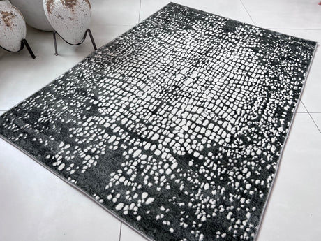 Tess 908 Gray Polypropylene Area Rug - Gray, Soft Backing, Power-Loomed, Stain And Fade Resistant (5' 3" X 7' 4")